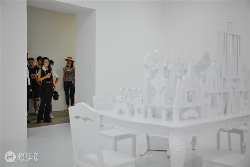 展览现场|黎薇个展:童话 博文精选 当代唐人艺术中心 黎薇 童话 个展 现场 Lí Tale 当代唐人艺术中心 北京 空间 艺术家 崇真艺客